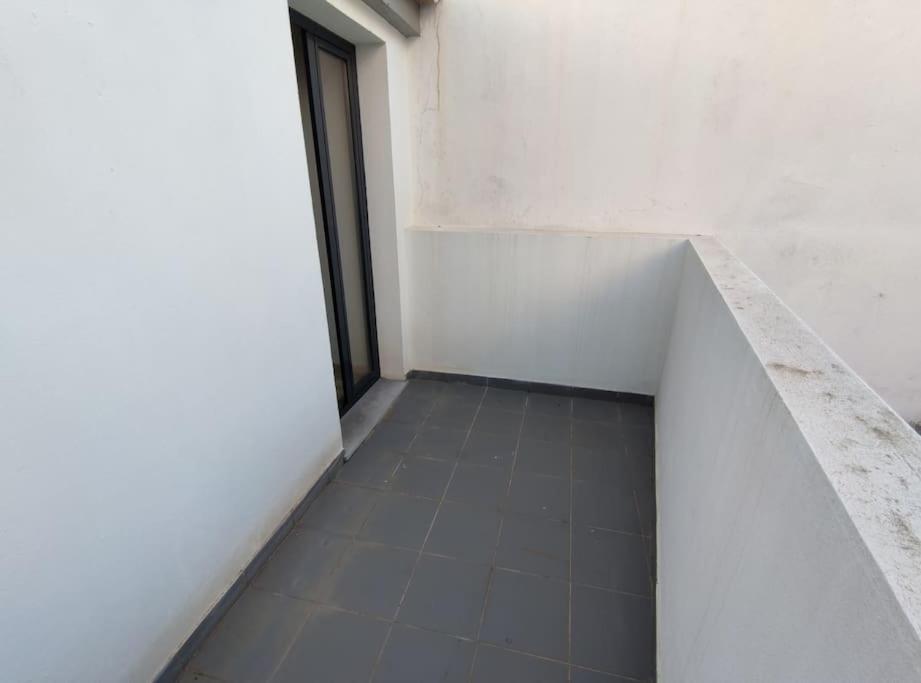 Typical House Faro Downtown Private Entrance Villa Buitenkant foto